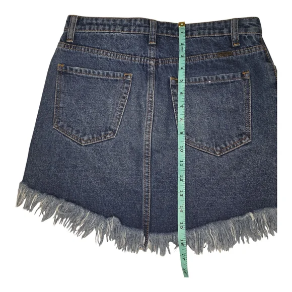 KanCan Blue Denim Jean Skirt Distressed Raw Frayed Hem Line‎ Womens Size M - Picture 7 of 8